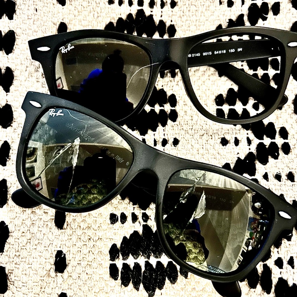 Two broken lens authentic Ray Bans Wayfarers matte frames with 1 case!